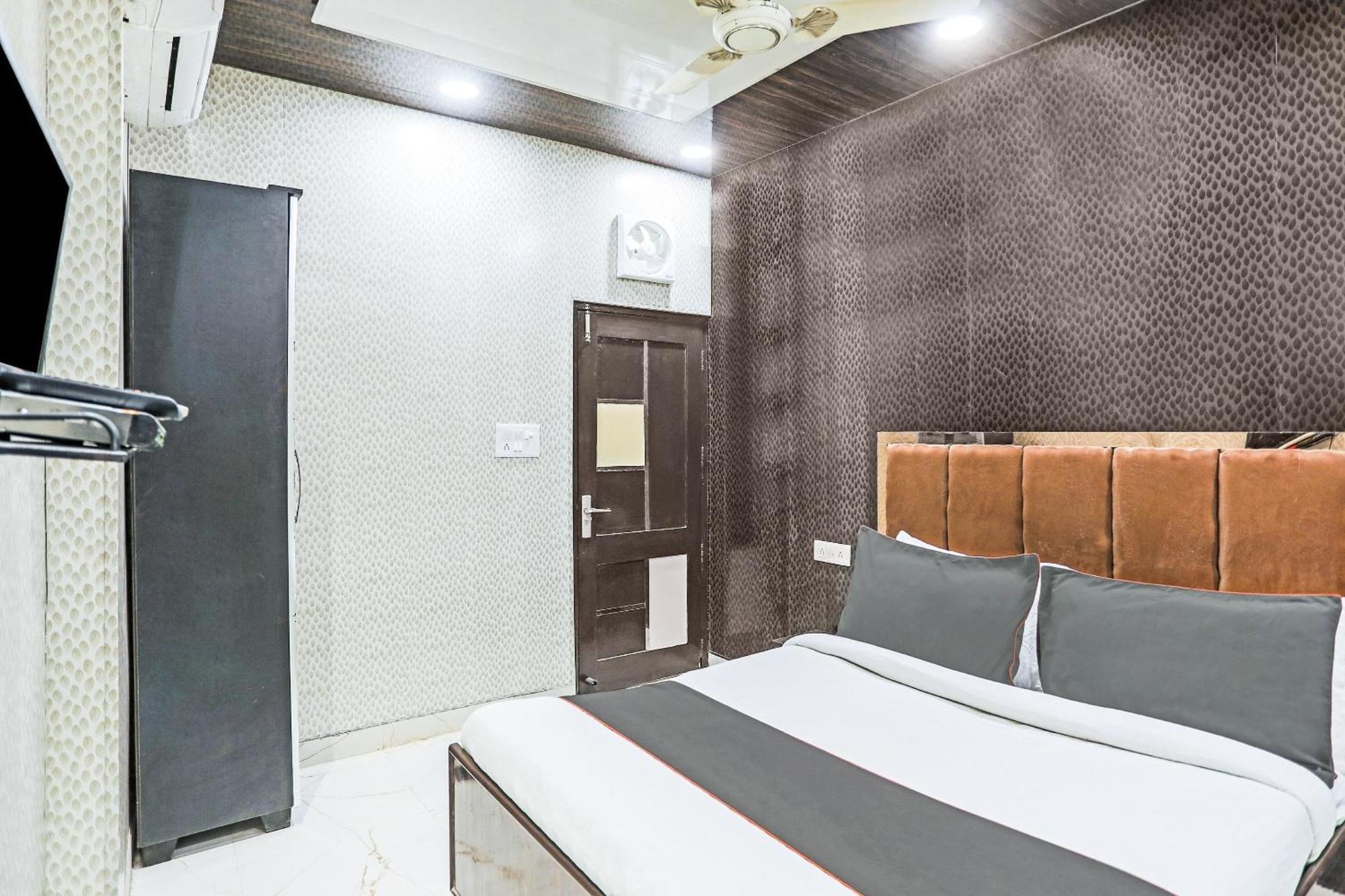 Hotel O Kashish Residency Near Model Town Metro Station Nueva Delhi Exterior foto