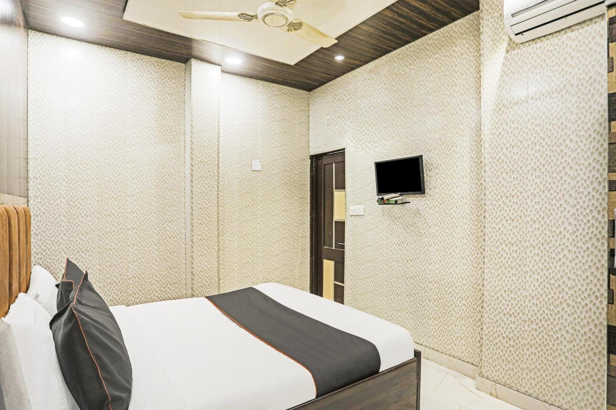 Hotel O Kashish Residency Near Model Town Metro Station Nueva Delhi Exterior foto