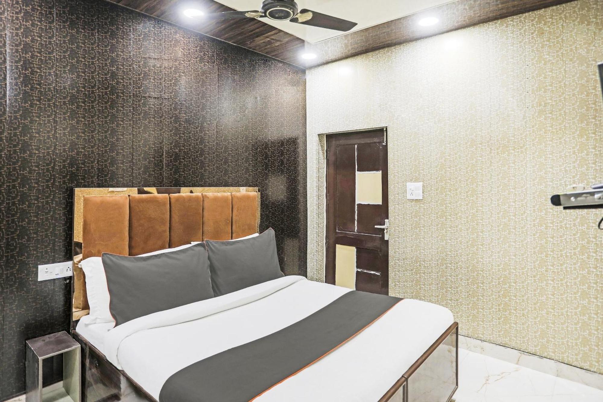 Hotel O Kashish Residency Near Model Town Metro Station Nueva Delhi Exterior foto