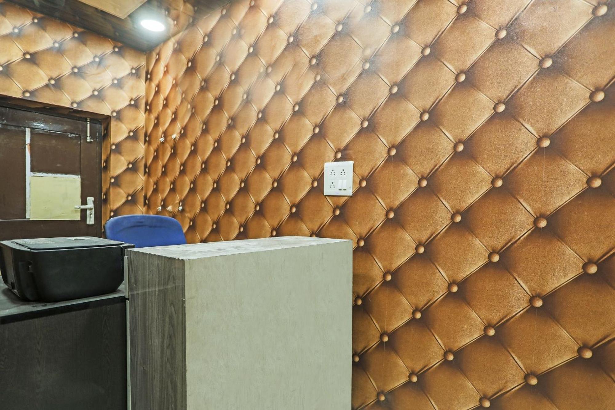 Hotel O Kashish Residency Near Model Town Metro Station Nueva Delhi Exterior foto
