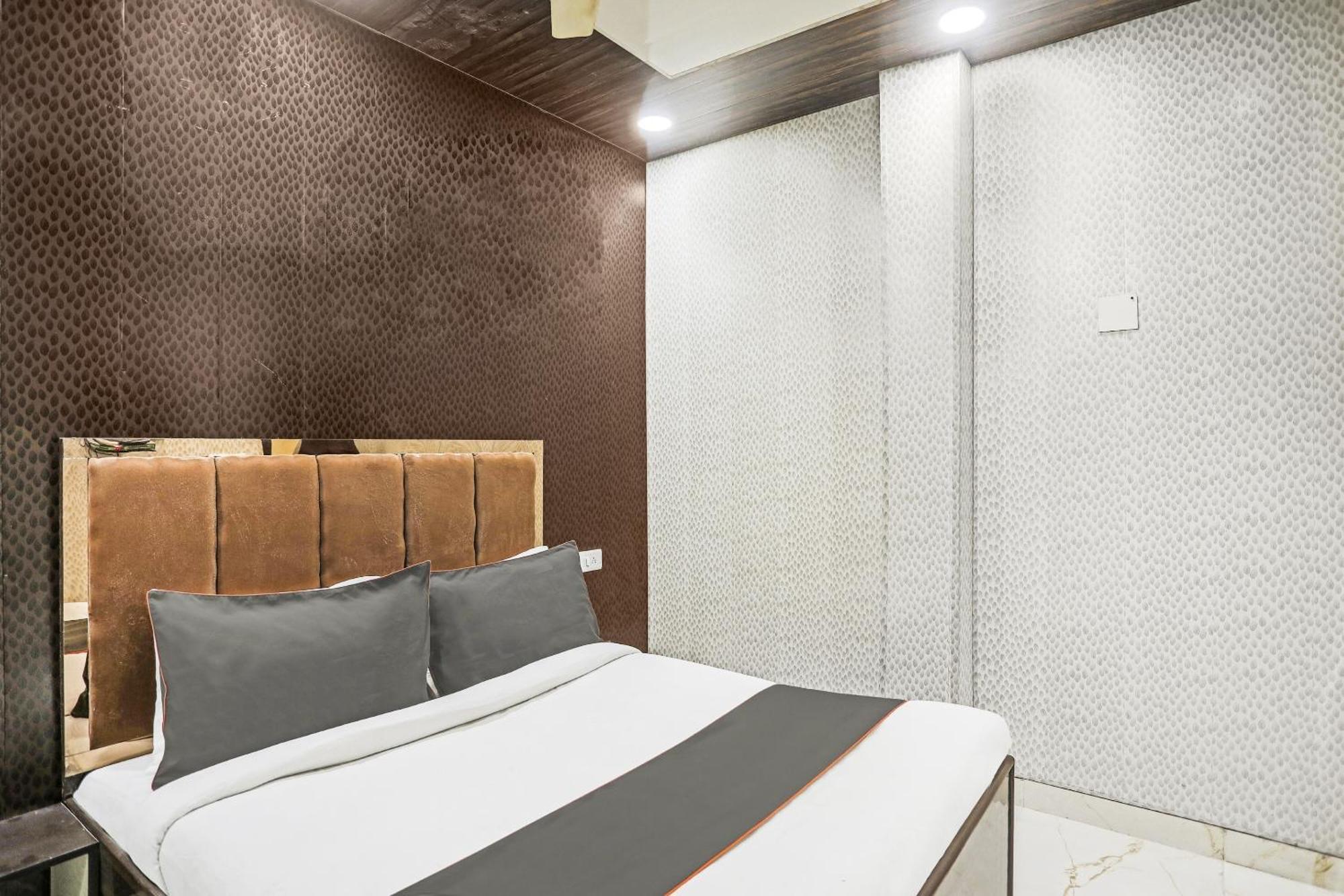 Hotel O Kashish Residency Near Model Town Metro Station Nueva Delhi Exterior foto