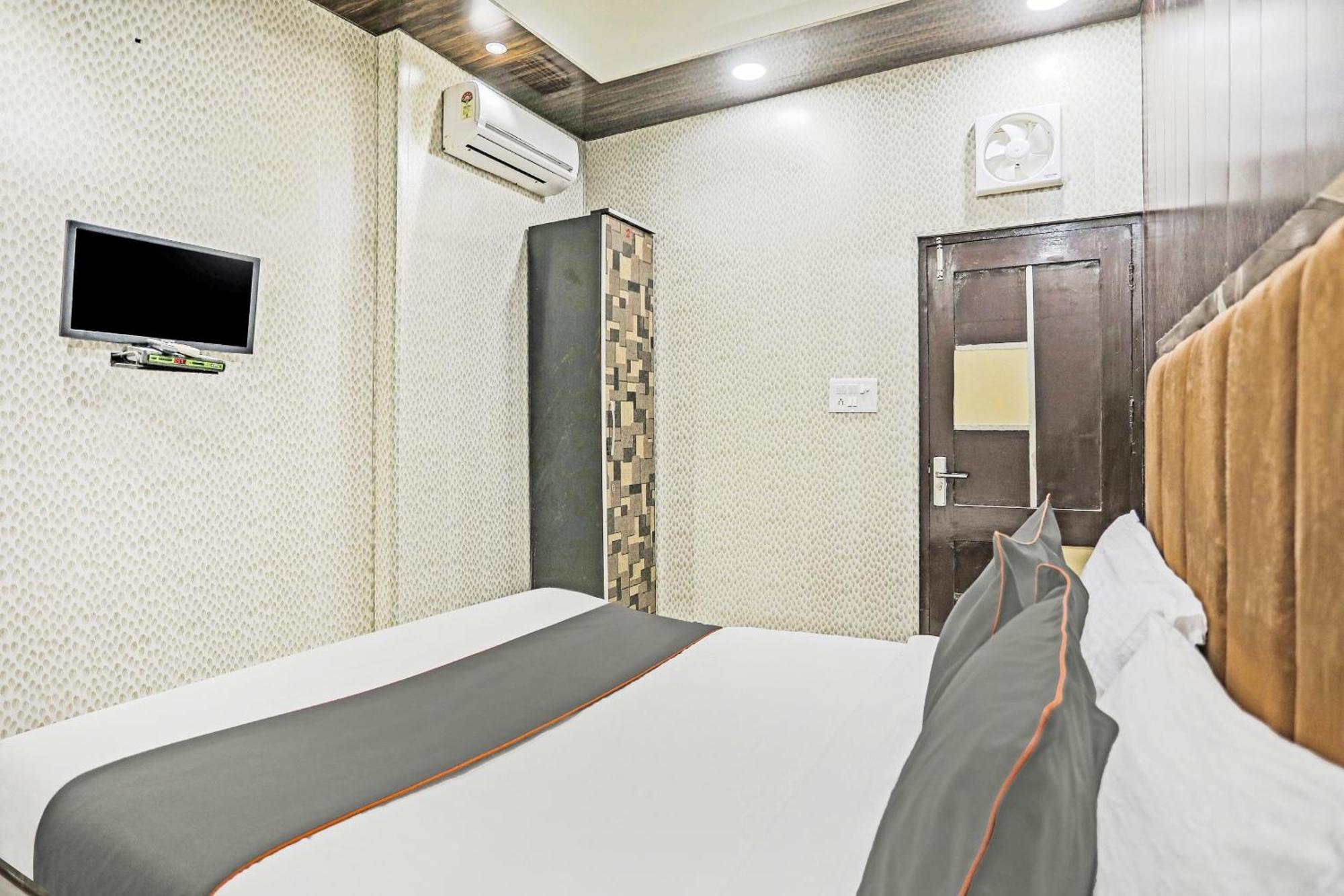 Hotel O Kashish Residency Near Model Town Metro Station Nueva Delhi Exterior foto